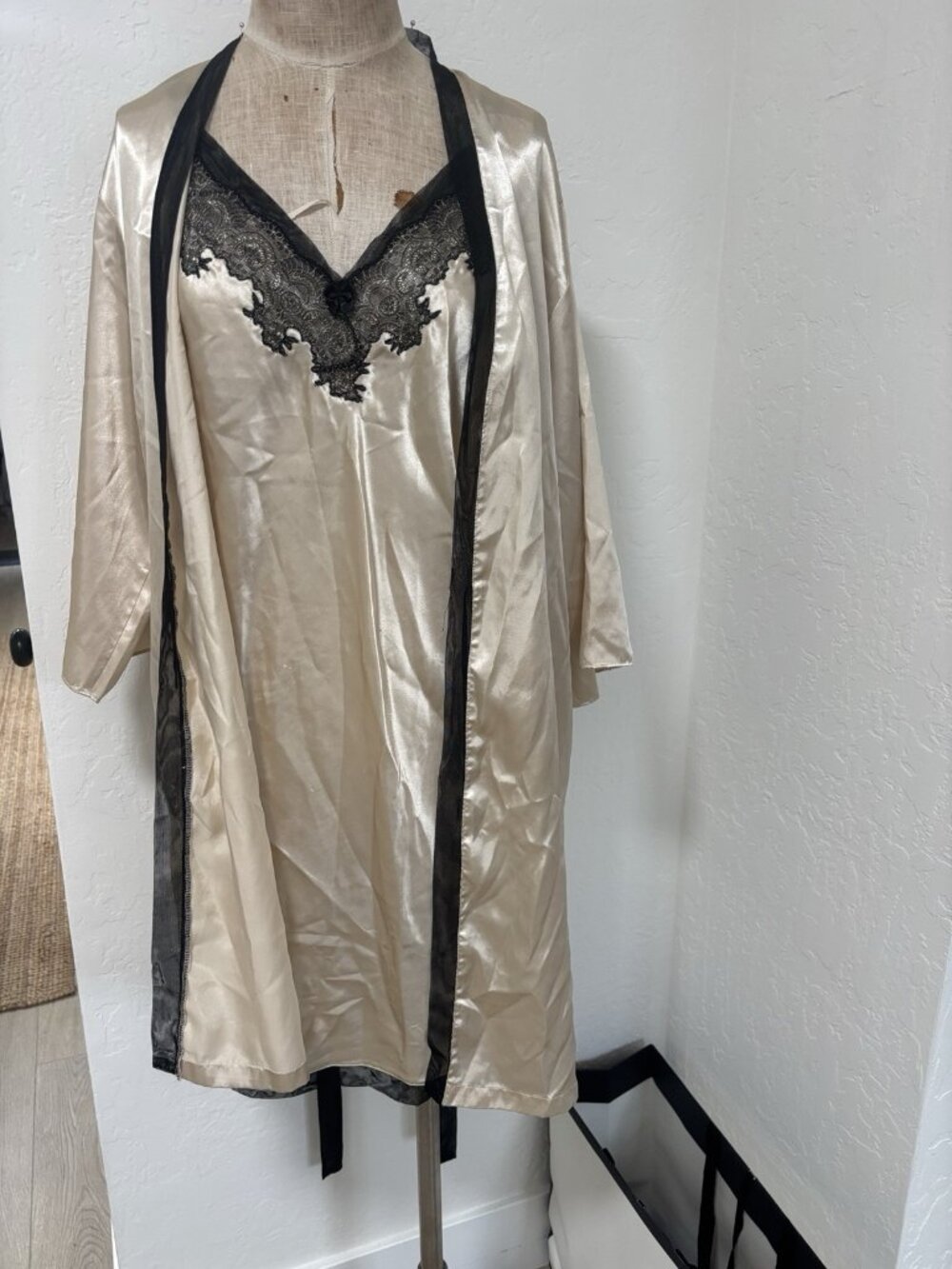 Vintage Oscar de la Renta Nightgown & Robe Set Pink Label Black Lace Trim